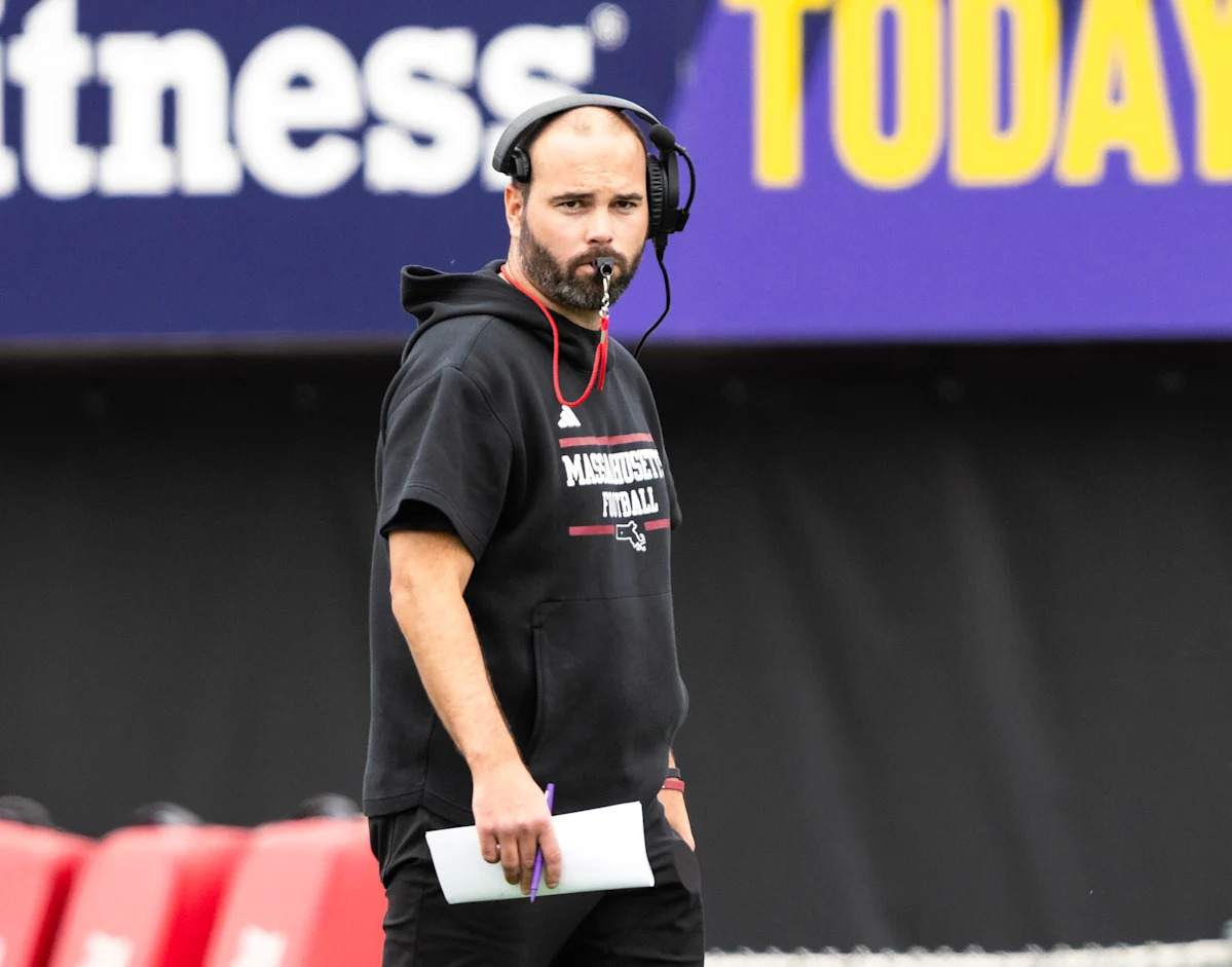 2025 MAC Football Week 14 Game Summary: Bowling Green Falcons 45, UMass Minutemen 14