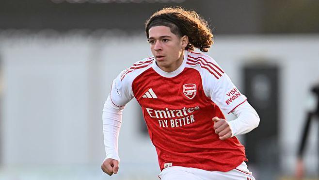 Arsenal: Luis Munoz, 13, becomes youngest Uefa Youth League player