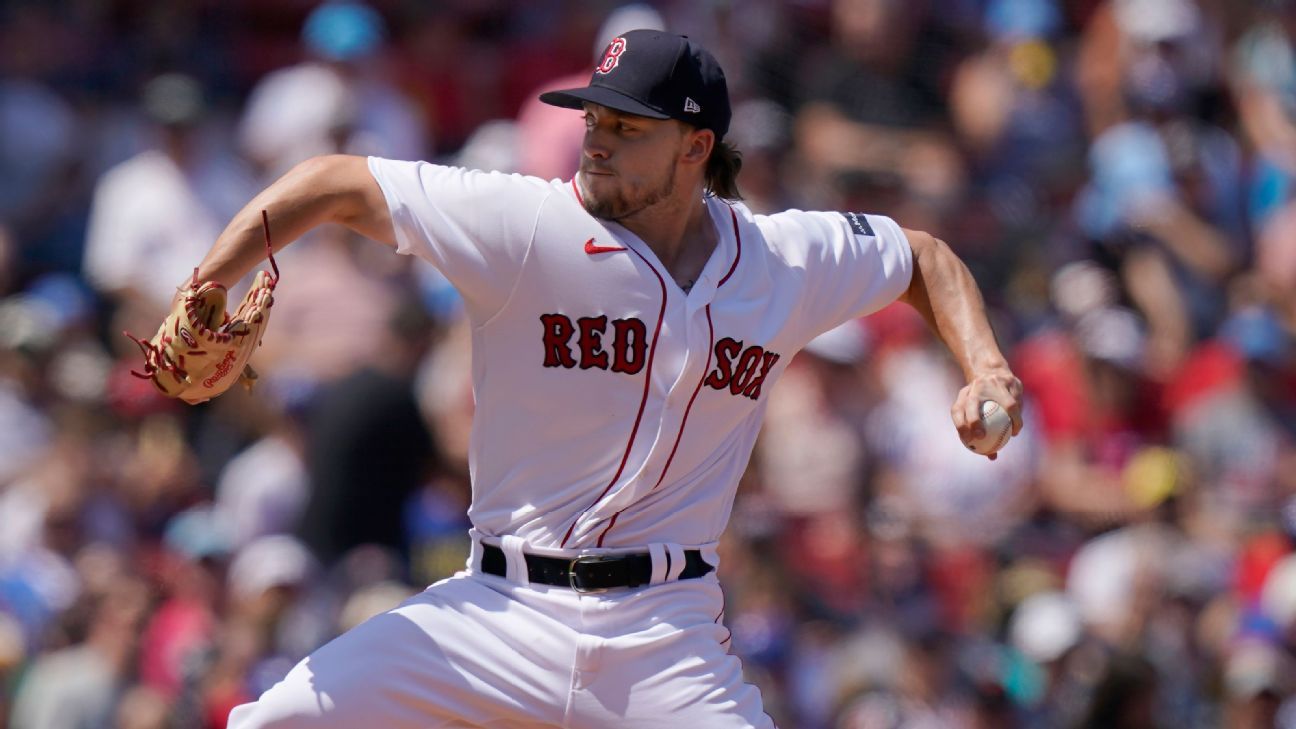 Busy Red Sox trade lefty Murphy to White Sox