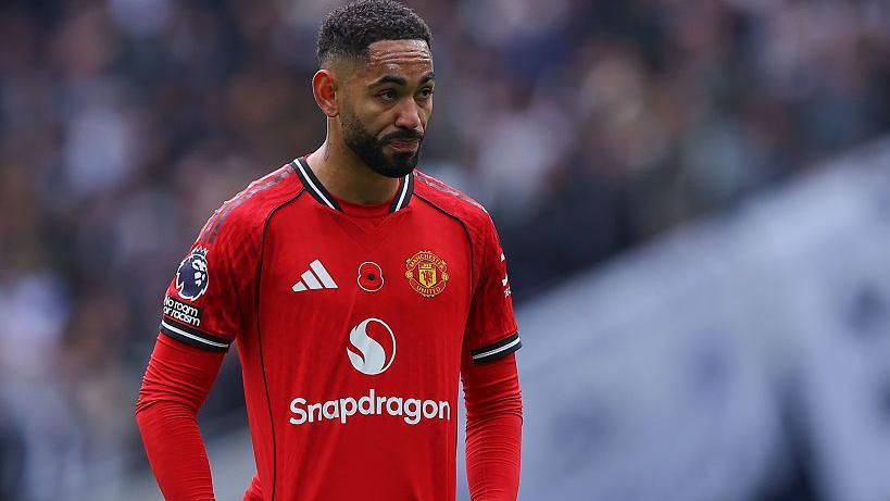 Cunha misses Christmas lights switch-on after 'training accident'