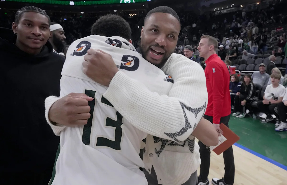 Damian Lillard gets ovation, Bucks video tribute in Milwaukee return