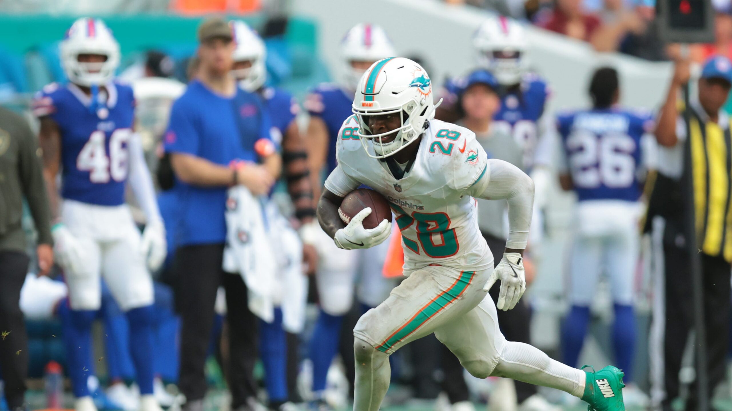 De’Von Achane Guides Dolphins to Impressive Win Against Buffalo