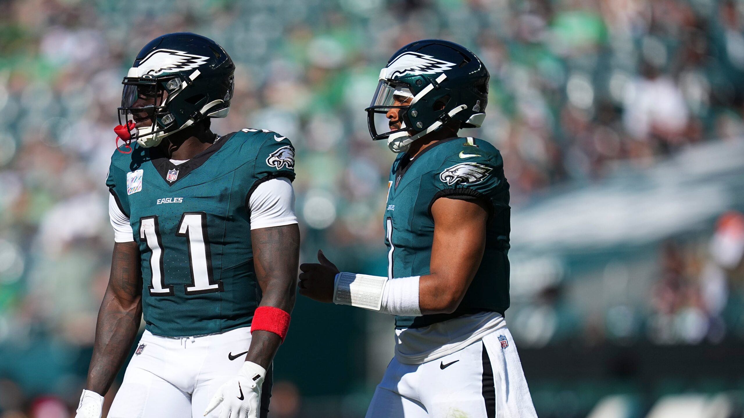Eagles WR A.J. Brown defends QB Jalen Hurts amidst offensive struggles