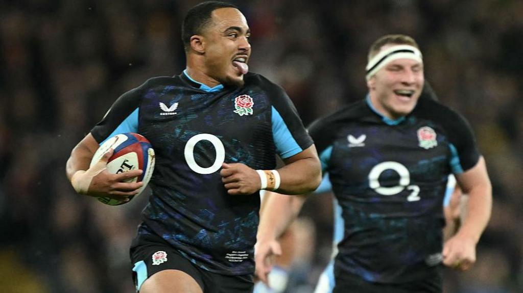 England 27-23 Argentina: Hosts hold off Pumas fightback