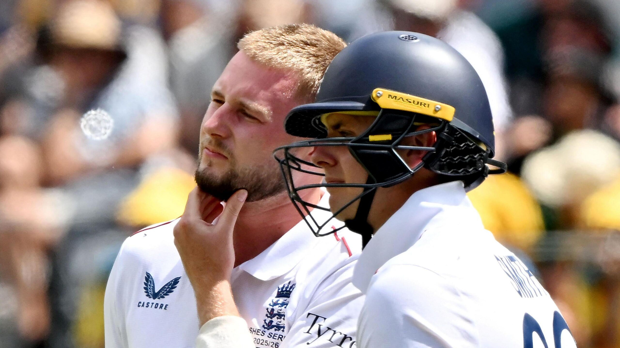 England in danger after another collapse in Perth