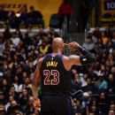 Lakers center Deandre Ayton shares story of LeBron throwing him lob in 2014