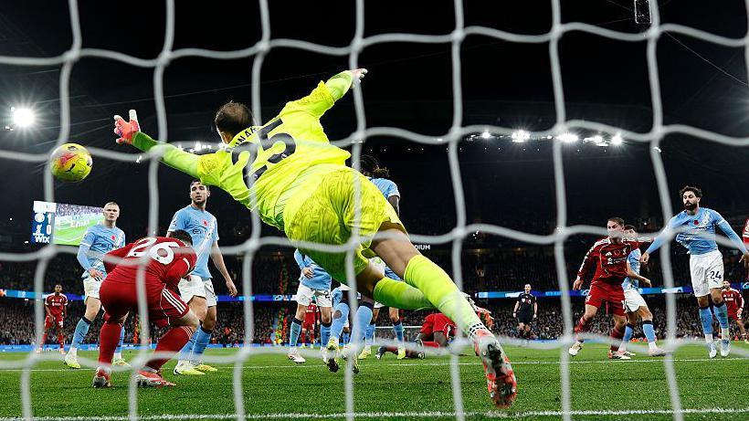 Man City vs Liverpool: Disallowed Virgil van Dijk goal backed by Howard Webb