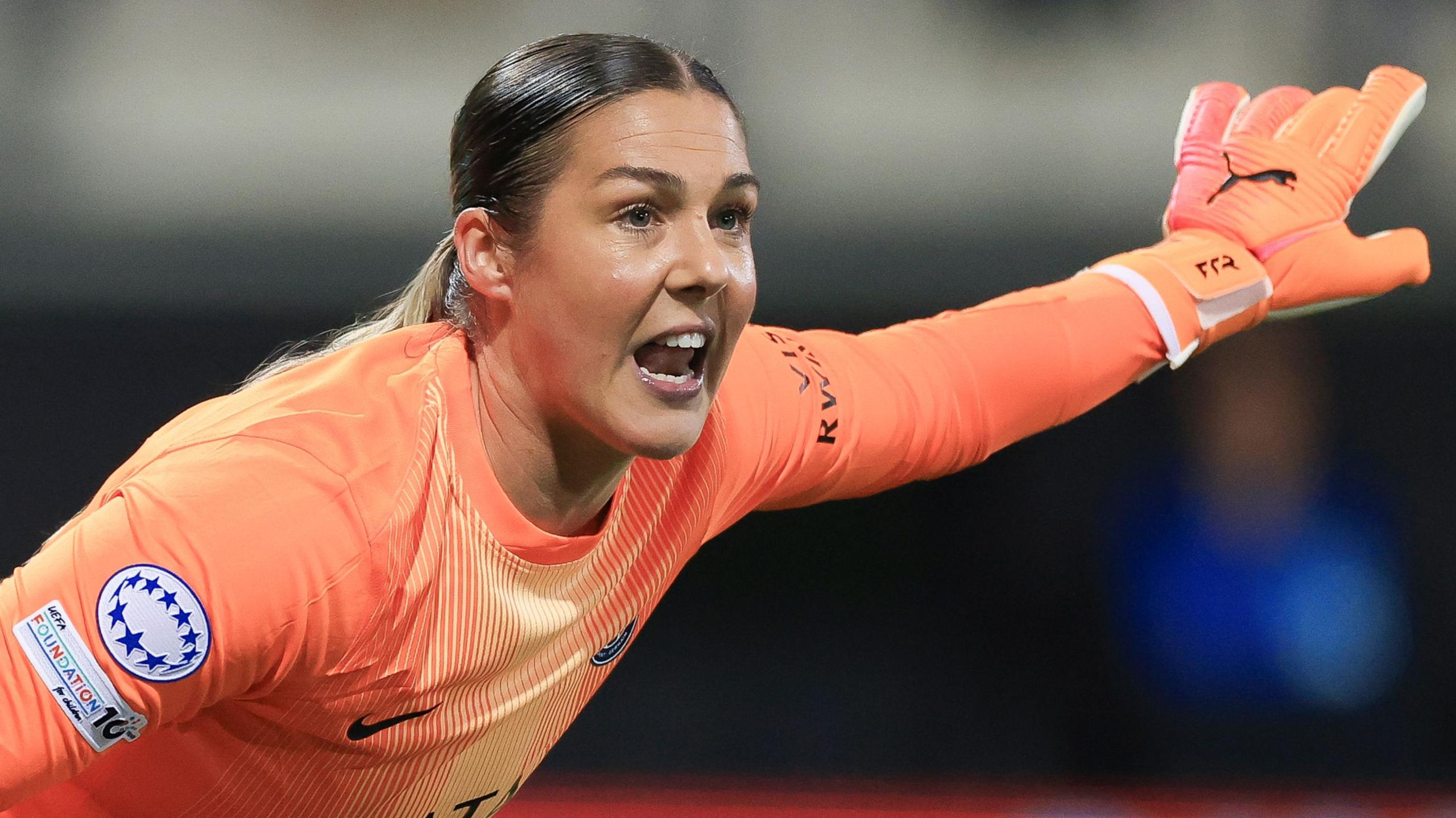 Man Utd vs Paris St-Germain: Mary Earps says return to old club was 'written in stars'