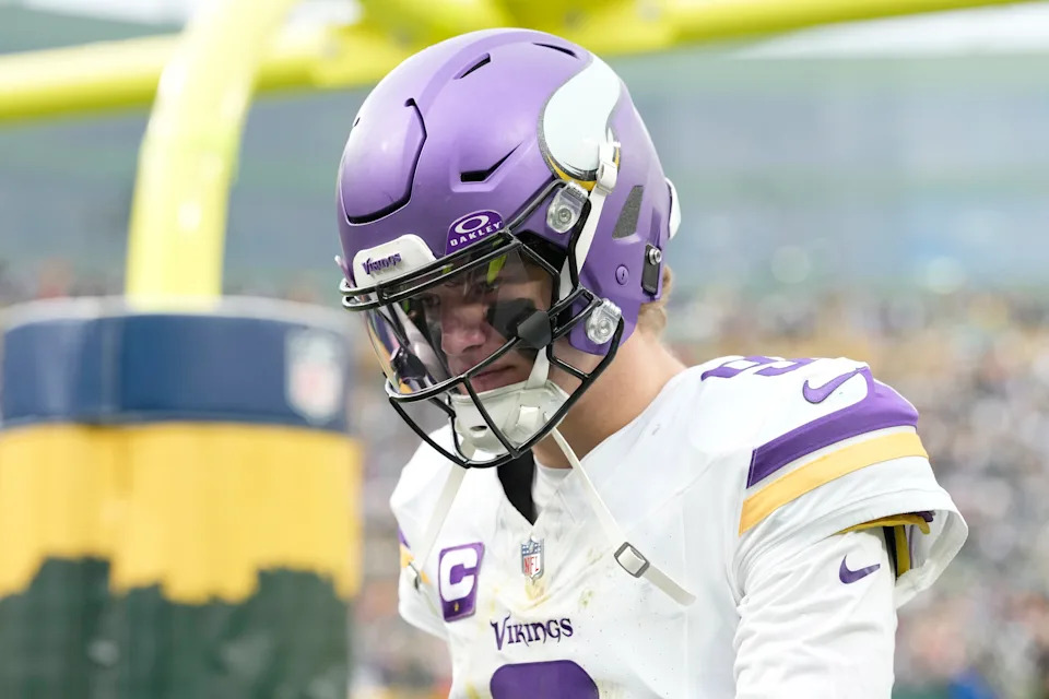 NFL Panic Meter: There's no easy path out of J.J. McCarthy mess for Vikings