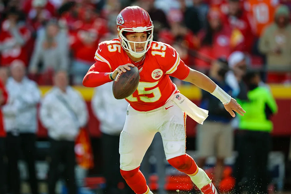 NFL Week 11 betting, odds, lines: 5 biggest storylines, including huge games in AFC West and NFC West