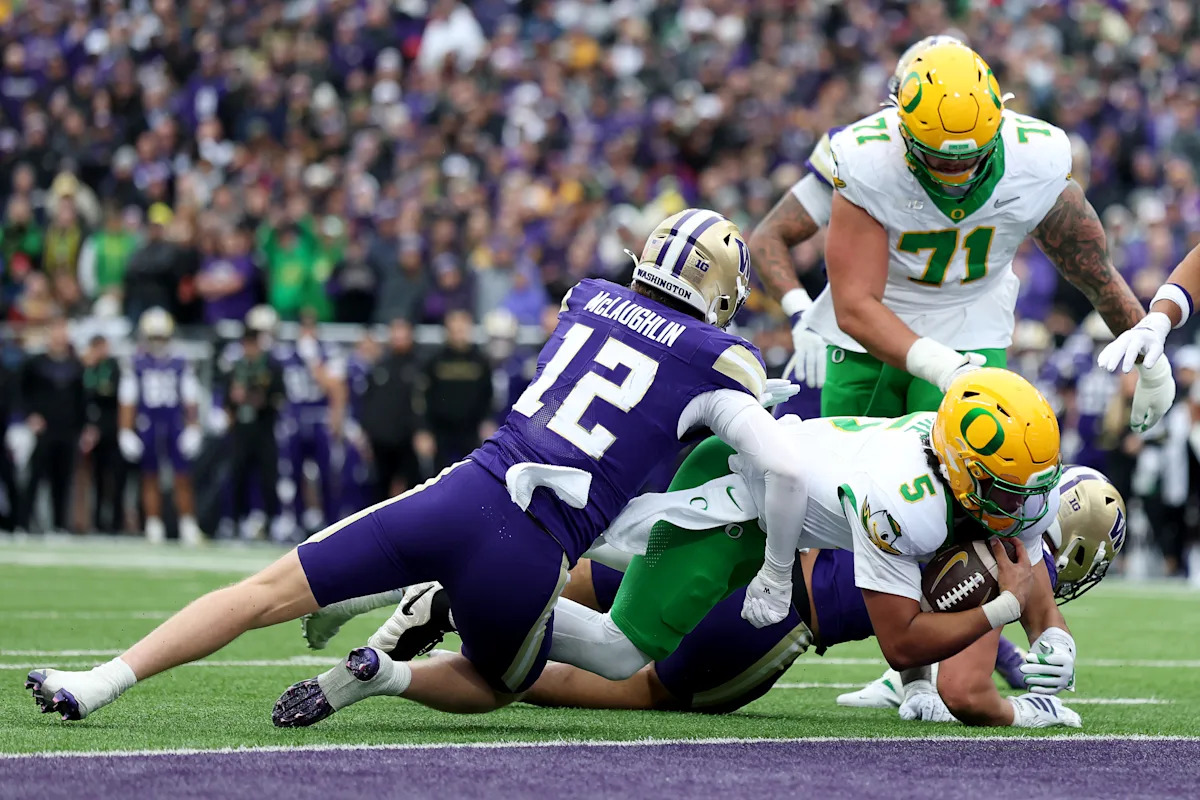 No. 6 Oregon secures its position in the College Football Playoff with victory at Washington