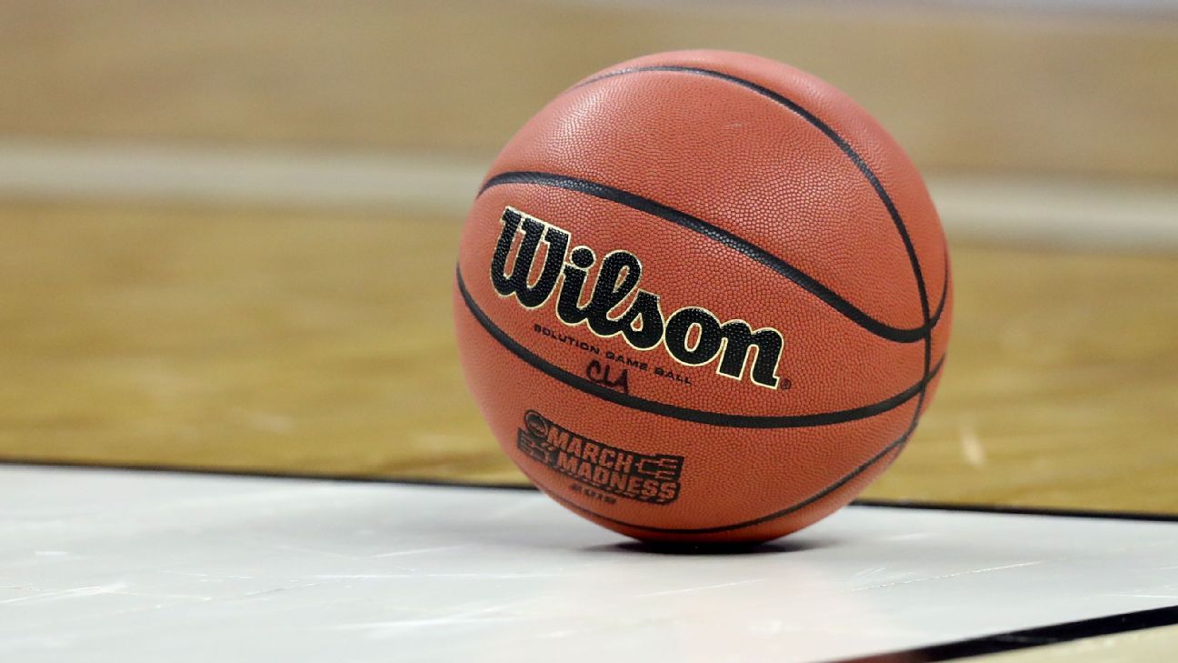 Okla. juco hoops player dies from game injury