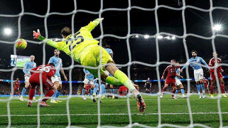Panel split over disallowed Liverpool goal at Man City