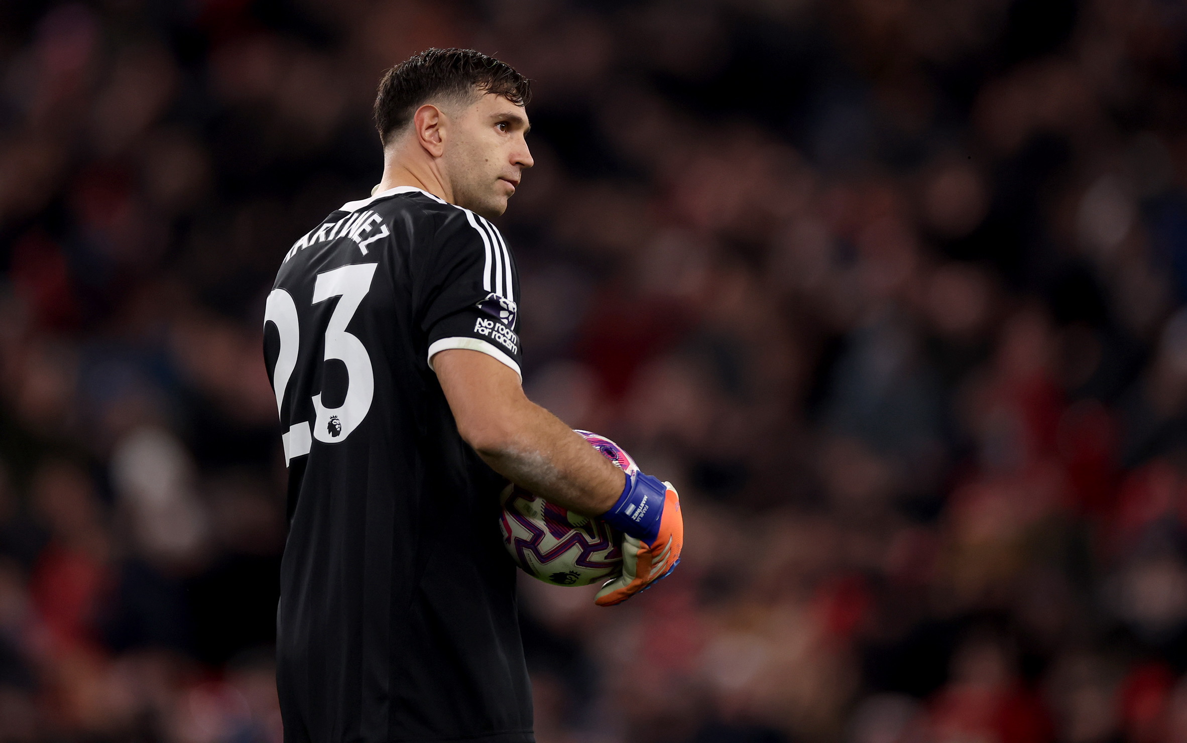 Premier League star stripped of vice-captaincy after agreeing personal terms with Man United over summer