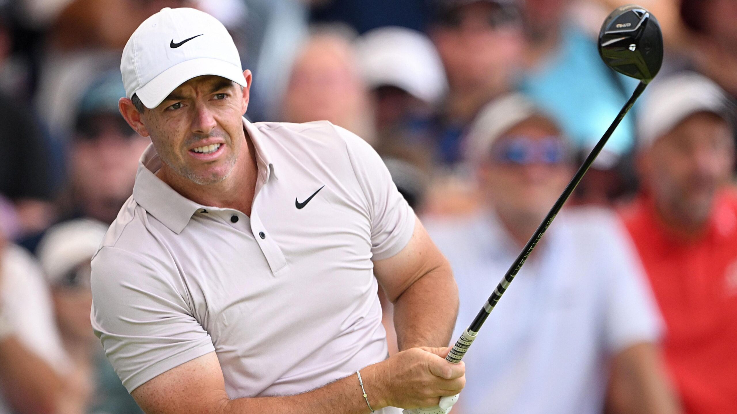 Rory McIlroy in joint lead as he closes in on Race to Dubai title