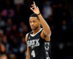 Sources: Spurs' Fox plans season debut vs. Pels