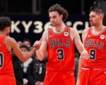 Bulls edge Hawks in season's top-scoring game