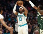 Hornets' Bridges injures ankle in loss to Bucks