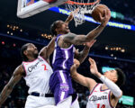 Leonard scores 33 as Clippers extend win streak to 5 with 131-90 rout of Kings