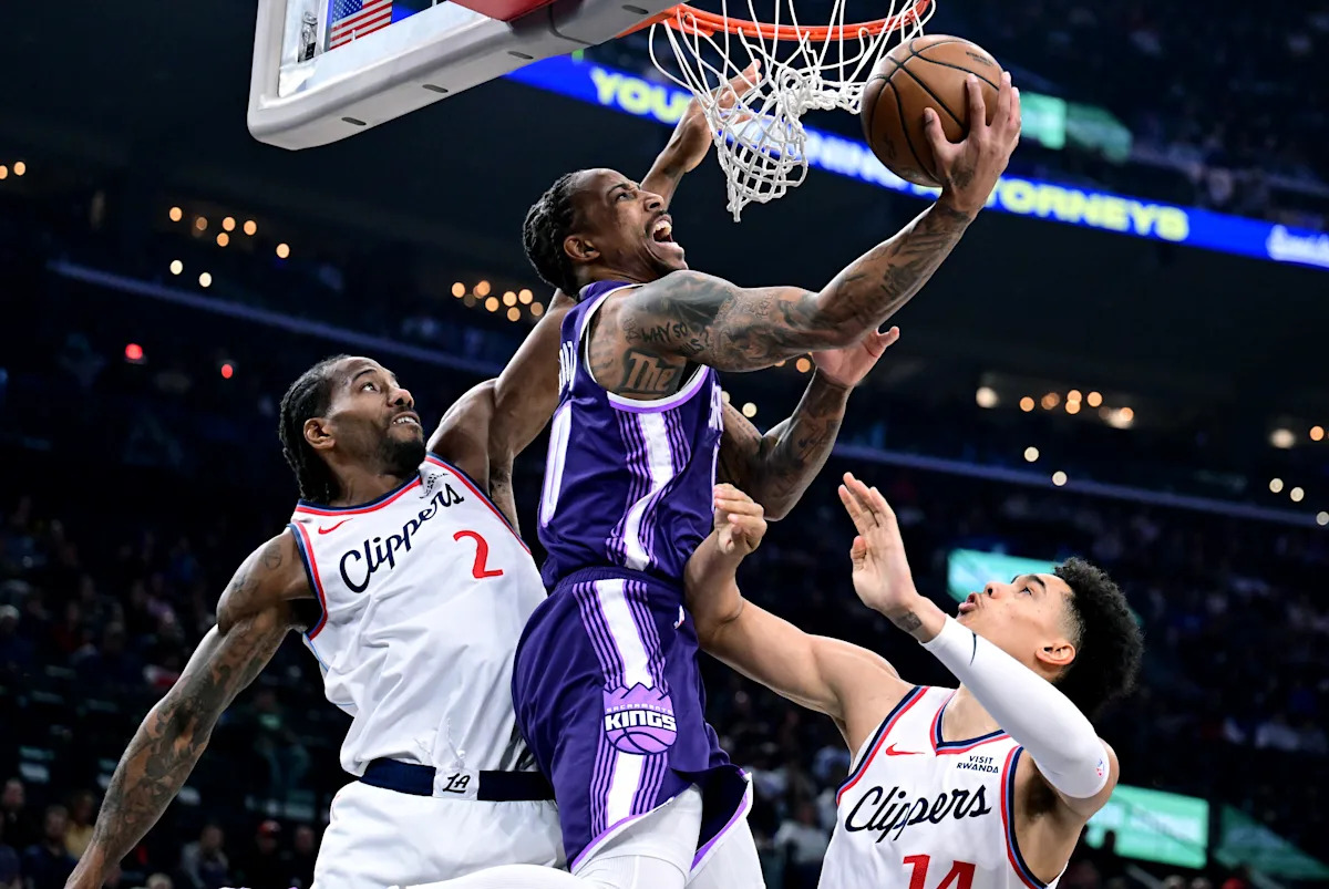 Leonard scores 33 as Clippers extend win streak to 5 with 131-90 rout of Kings