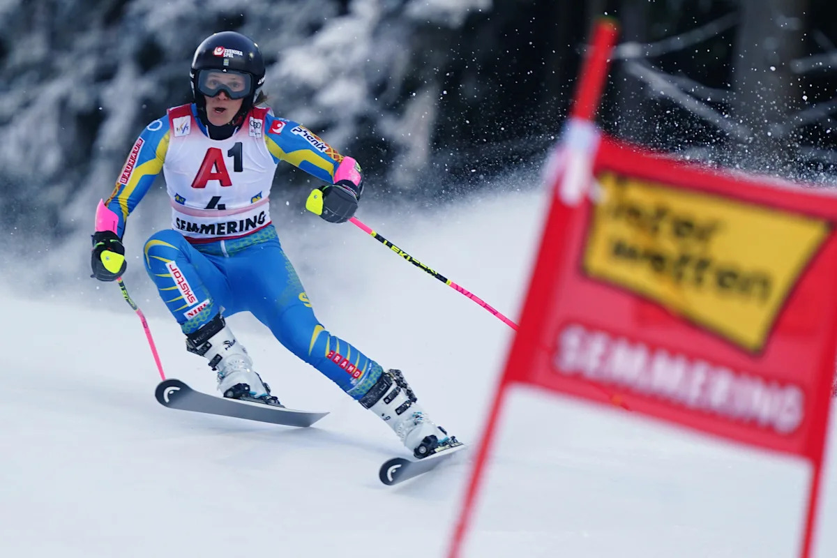 Olympic champion Sara Hector leads World Cup GS after 1st run. Mikaela Shiffrin stands 8th.