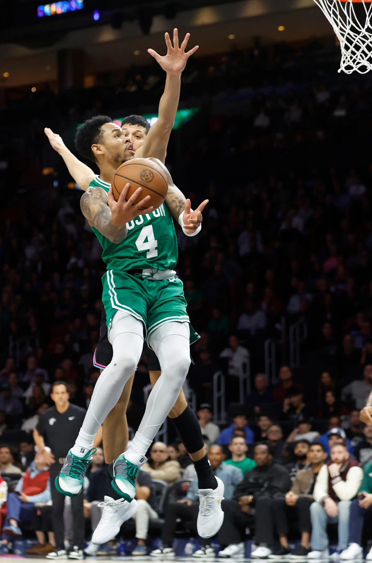 Anfernee Simons shines with 39 points as Celtics conquer Heat, 119-114