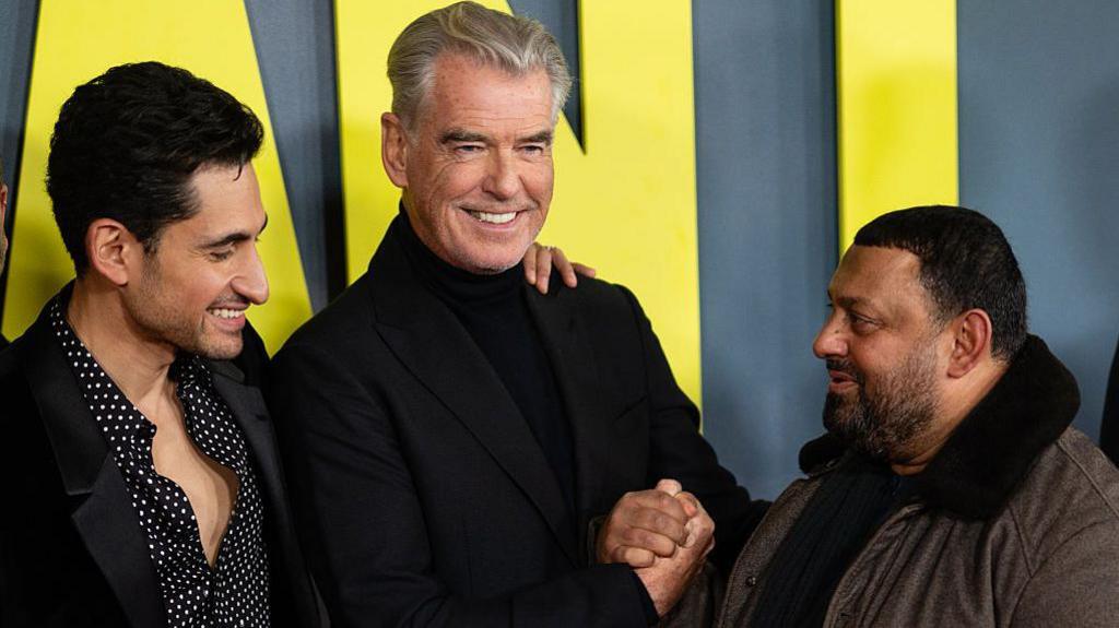 Boxing: Pierce Brosnan gives Prince Naseem Hamed the embrace he never had from Brendan Ingle