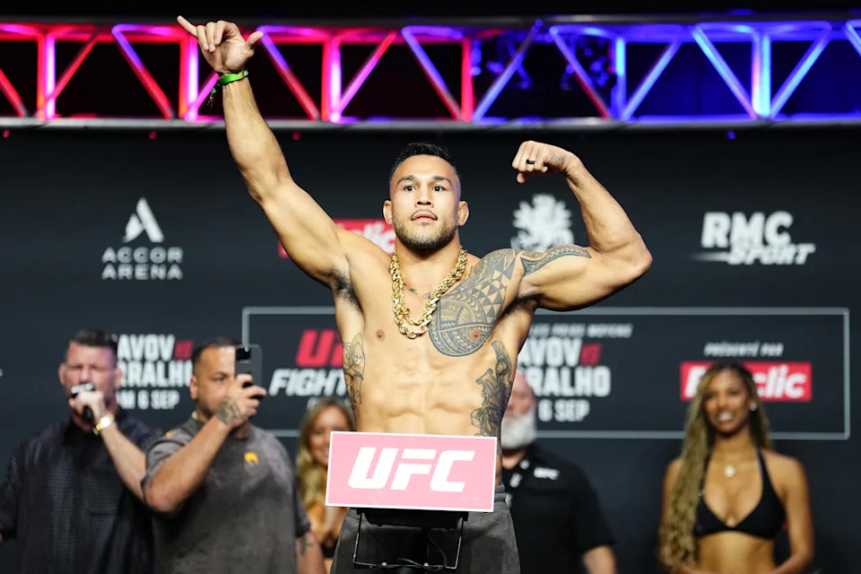 Brad Tavares fights Eryk Anders at UFC Vegas 114 for history