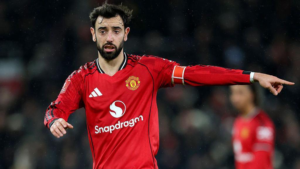 Bruno Fernandes: Manchester United captain not seeking January move away from Old Trafford
