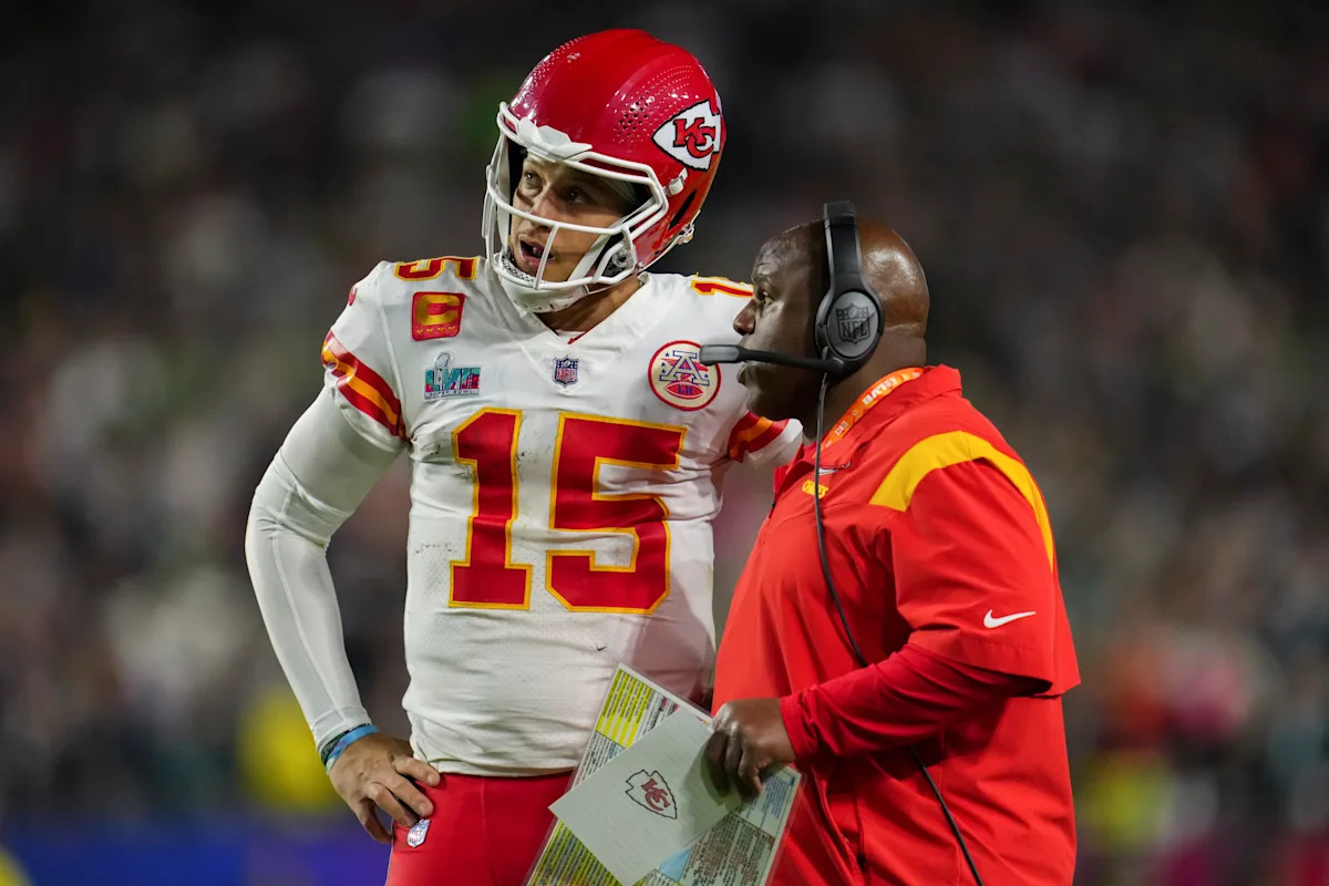 Chiefs reportedly agree to terms with Eric Bieniemy, bringing back OC to reignite offense