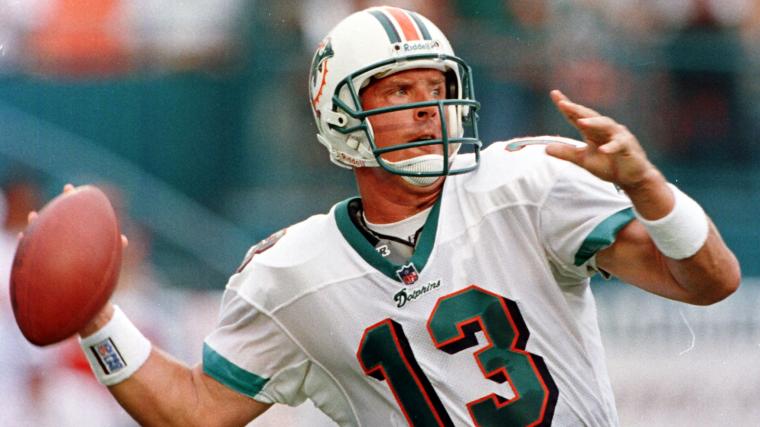 Dolphins legend Dan Marino’s baseball career trends with new Topps card
