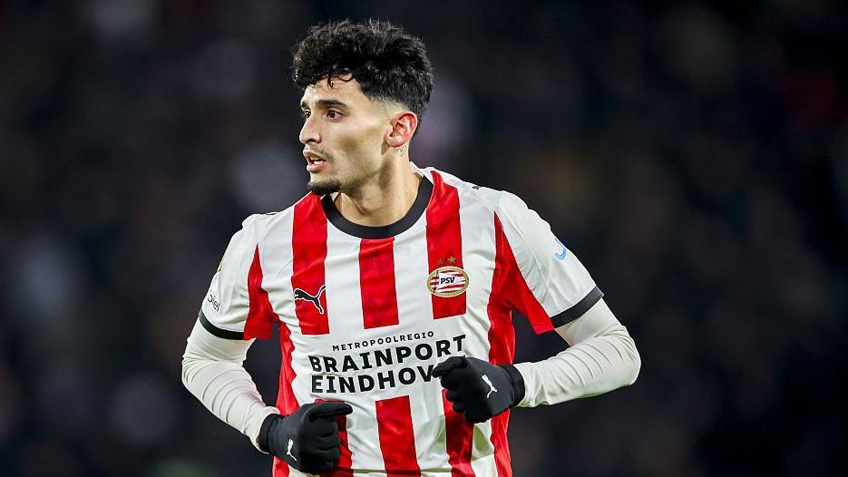Fulham make £28m bid to sign PSV striker Ricardo Pepi