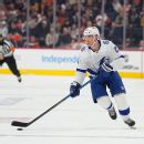 Jonathan Toews gets standing ovation in ‘special’ return to Chicago