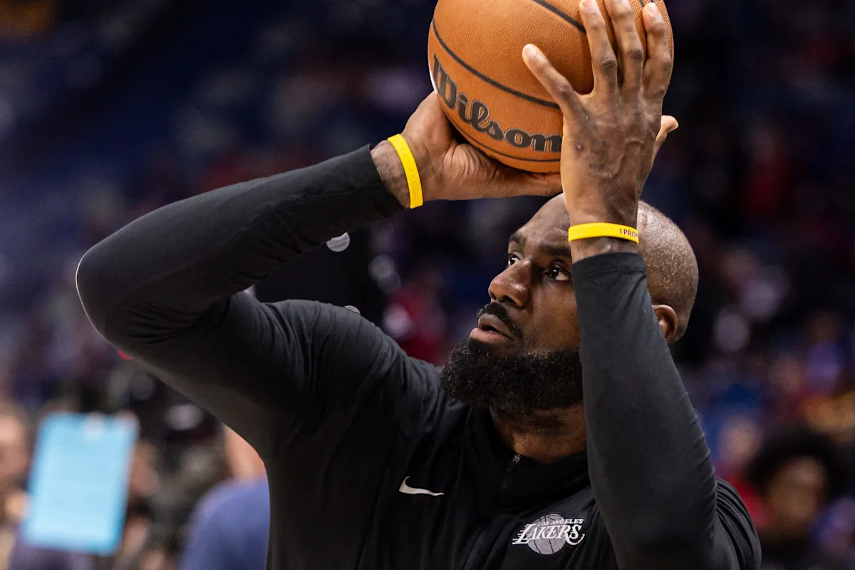 Lakers reveal injury report for Friday’s game versus Bucks