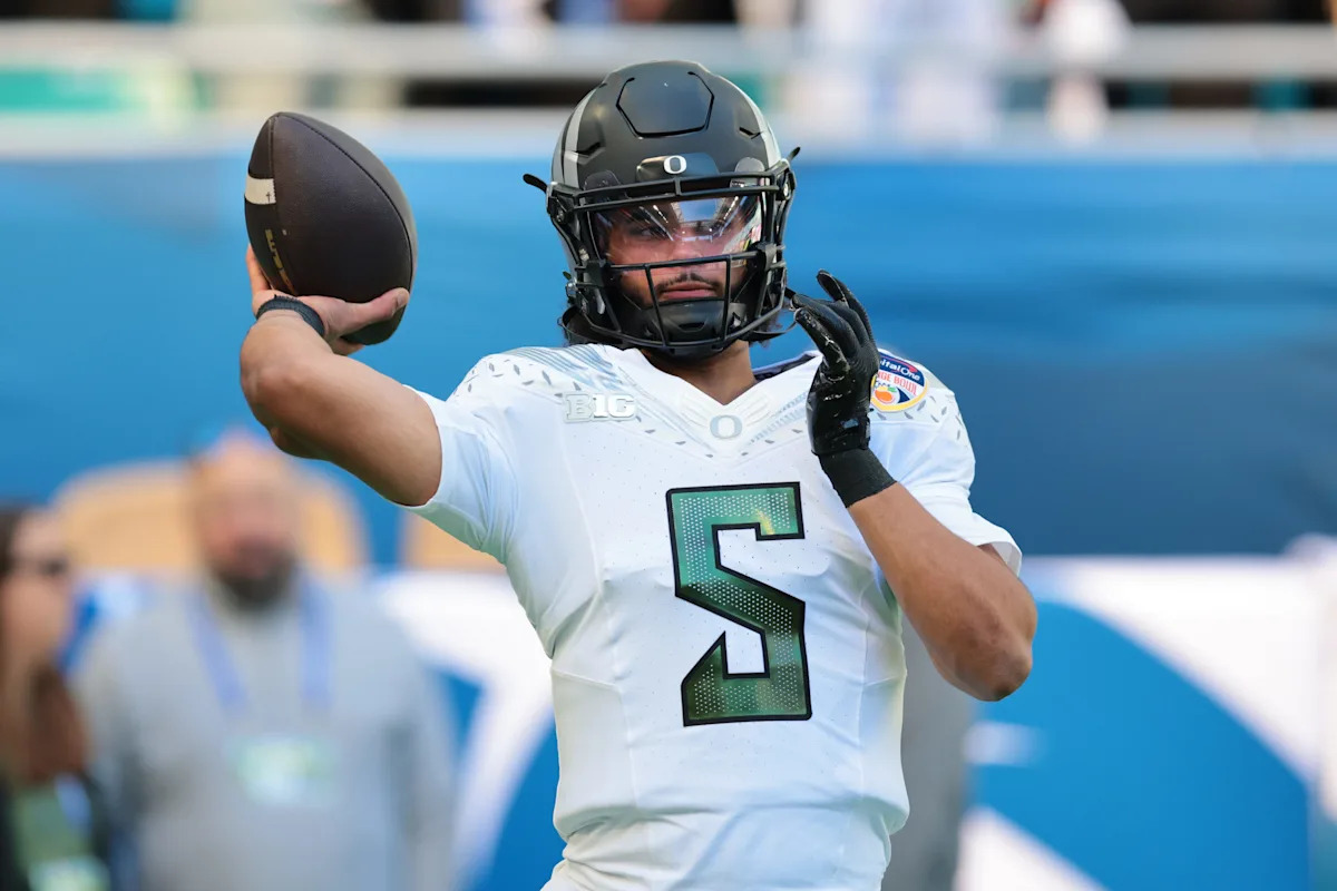 Oregon quarterback Dante Moore alerts Jets after CFP disappointment