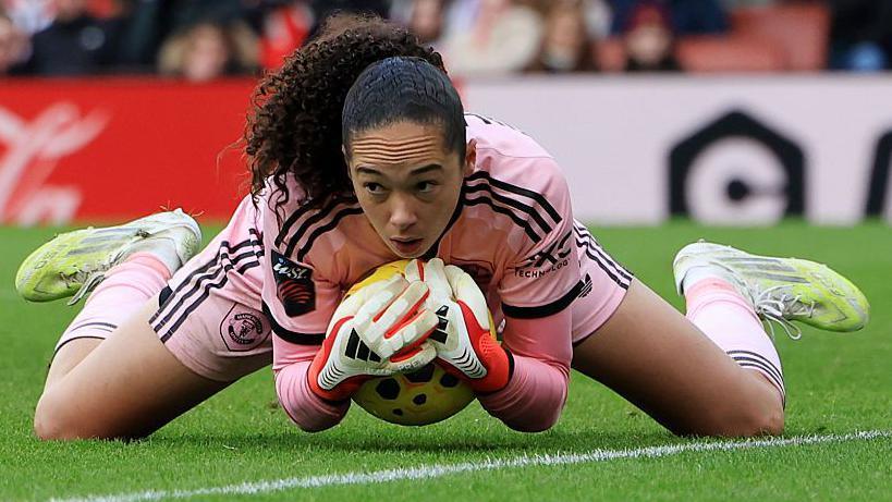 Renee Slegers: Time-wasting by goalkeepers can harm ‘attractiveness of WSL