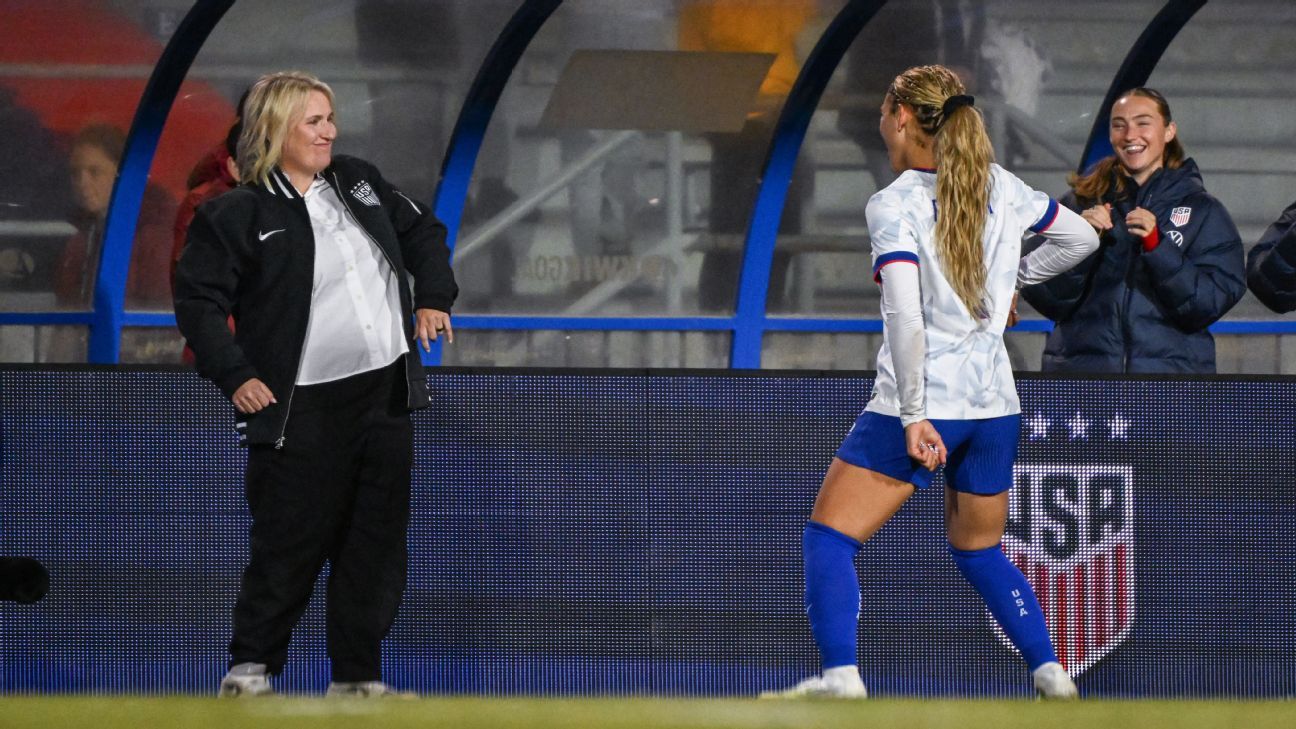 Rodman coaxes dance from Hayes in USWNT rout