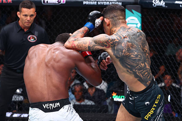 Carlos Prates KOs Geoff Neal at the Bell with Vicious Spinning Back Elbow – UFC 319 Highlights