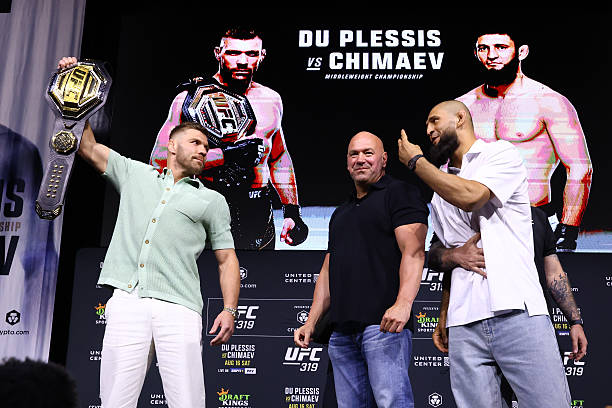 Joe Rogan Breaks Down Khamzat Chimaev’s Chances Against Dricus Du Plessis at UFC 319