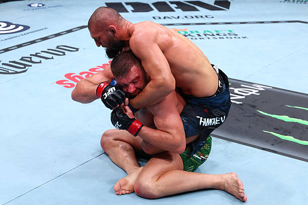Khamzat Chimaev Reveals What He Told Dricus Du Plessis’ Coaches During UFC 319 Bout
