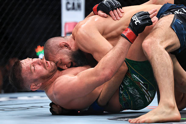 Khamzat Chimaev Smashes Through ‘DDP’ to Seize the Middleweight Crown – UFC 319 Highlights