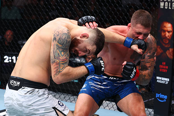 Michał Oleksiejczuk Tears Through Gerald Meerschaert with Dominant First-Round Finish – UFC 319 Highlights