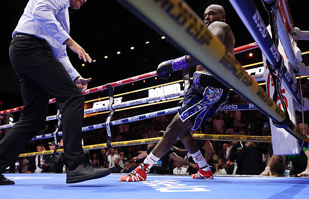 Rising Star Moses Itauma Crushes Dillian Whyte in Lightning-Fast KO – Whyte vs. Itauma Highlights