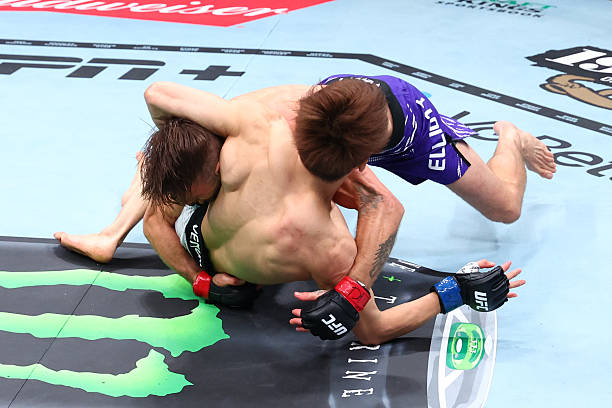 Tim Elliott Forces Kai Asakura to Tap Out with Slick Second-Round Guillotine – UFC 319 Highlights