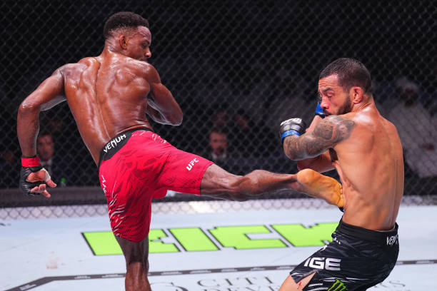 Lerone Murphy Preapres for December Title Shot Against Alexander Volkanovski