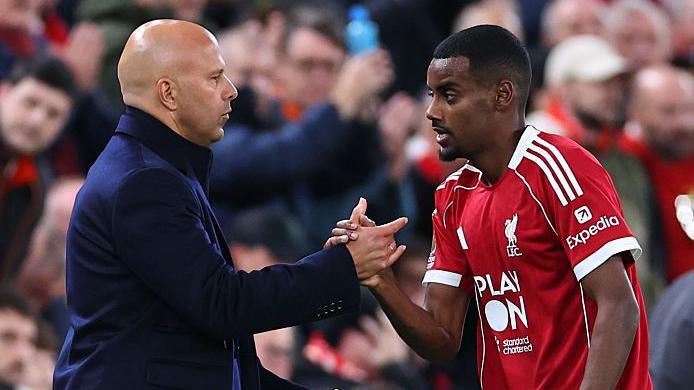 Alexander Isak: Liverpool striker doesn't deserve start ahead of Hugo Ekitike - Wayne Rooney