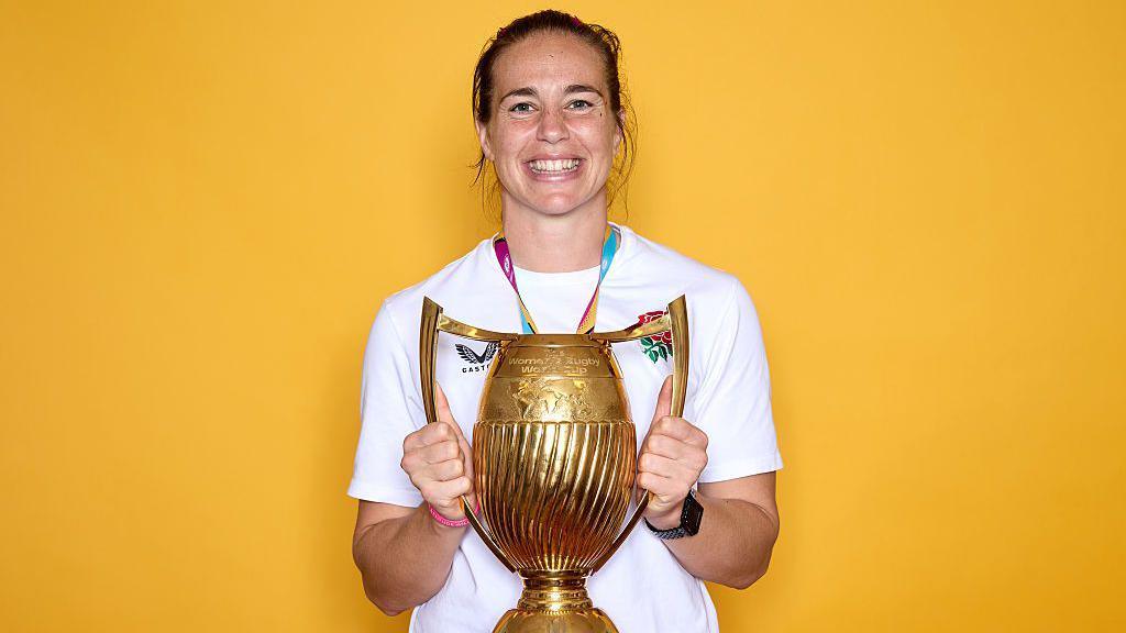 England's two-time World Cup winner Scarratt retires