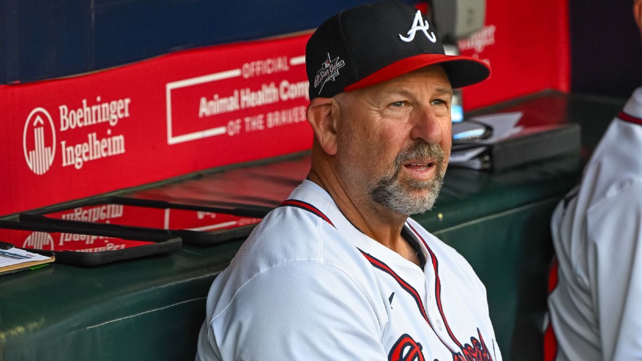 Braves hire Weiss as manager to replace Snitker