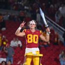 No. 9 Ducks save CFP hopes with last-second FG