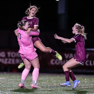 North Kingstown, La Salle will battle for girls soccer crown. Here's how they got there
